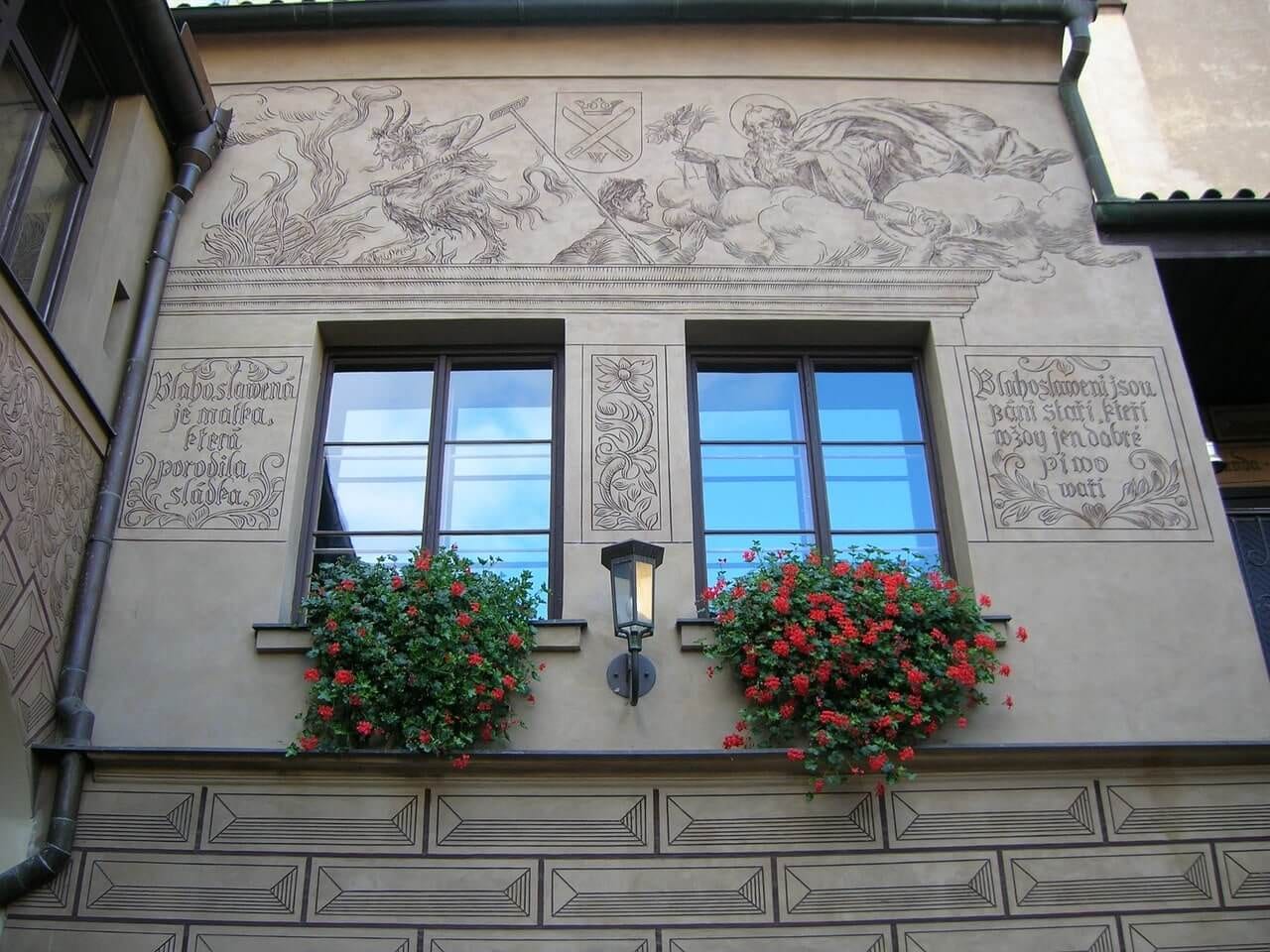 decorazione pareti esterne roma